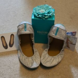 Brand new in box silver lake vegan tieks size 9